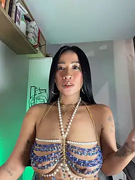 AsianMilfSheryl: διαδικτυακό σόου στην κάμερα