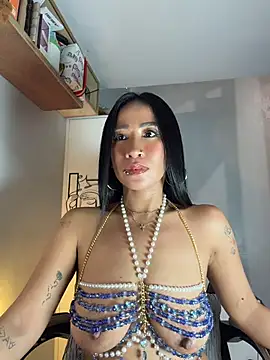 AsianMilfSheryl: διαδικτυακό σόου στην κάμερα