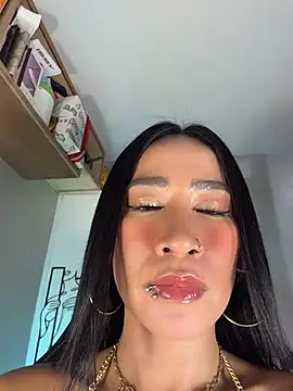 AsianMilfSheryl webkamerás műsora