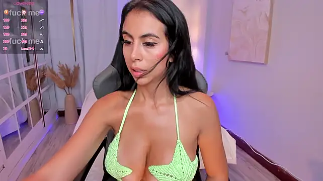 LeahJones_ XXX чат на живо