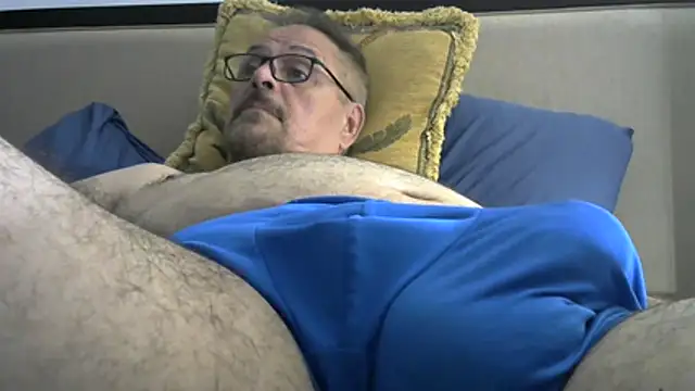 HungThickUncMax Шоу с уебкамера