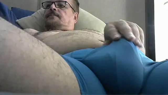 HungThickUncMax: вебкам-шоу