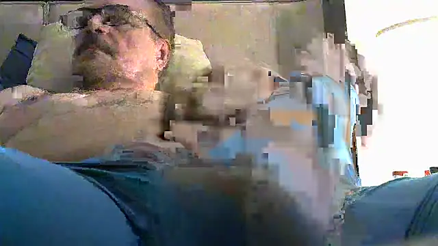 HungThickUncMax Pertunjukan Webcam
