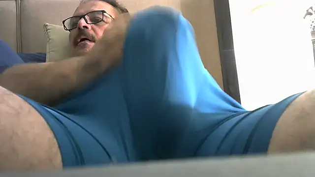 HungThickUncMax Show Webcam
