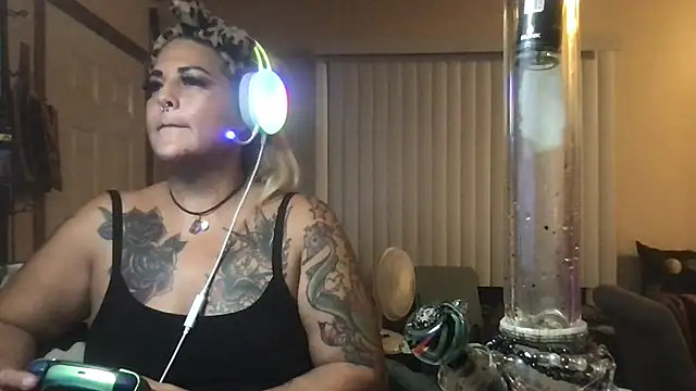 ShineyQuinn's Webcam Show