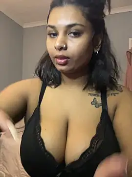 layla_amin Chat XXX in diretta