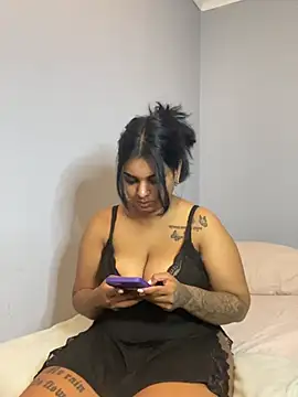 layla_amin Adlı Modelin Canlı XXX Sohbeti