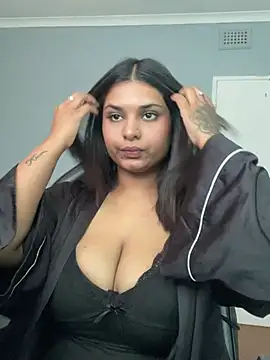 Chat +18 de layla_amin ao vivo