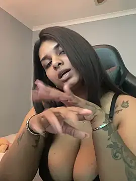 layla_amin's Live XXX Chat