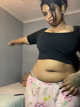 layla_amin's Live XXX Chat