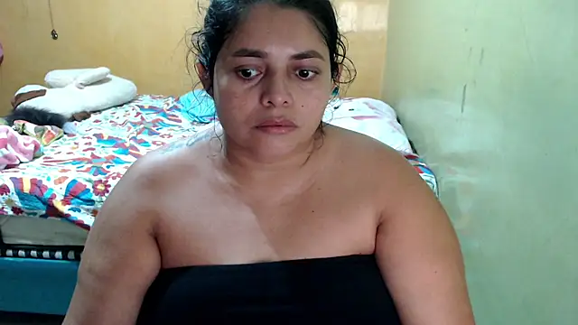 Онлайн чат XXX yulieth_bbw