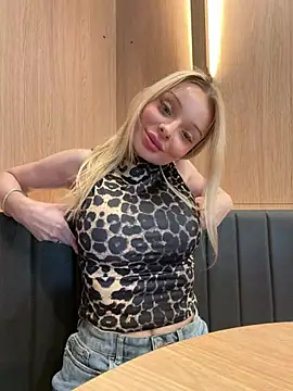 دردشة HannaXLove الجنسية المباشرة