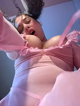 Shara_dreams – live chatrum