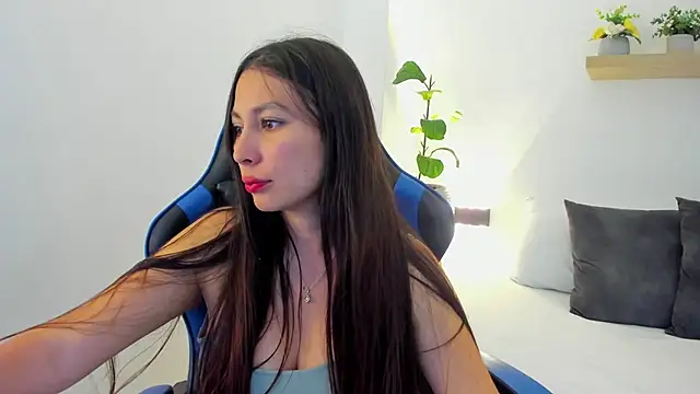 bella_99_'s Live XXX Chat