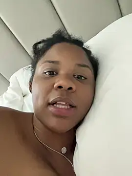 HEARTBREAKBRE's Webcam Show