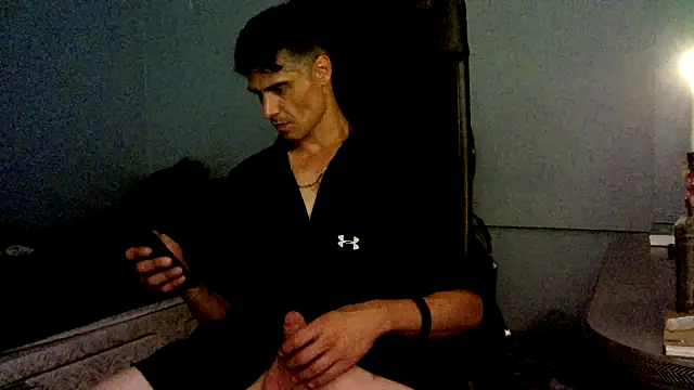 houseofbrats Show in webcam