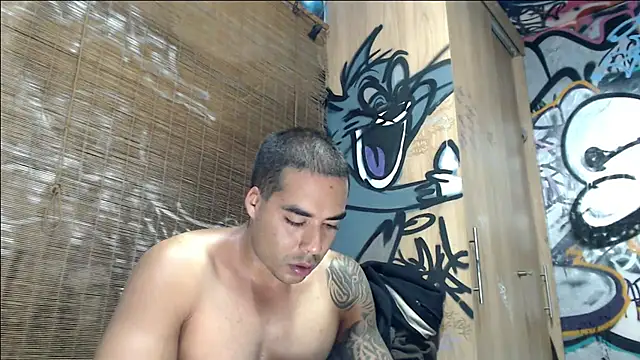 Show modela Justin_Frank na web-kameri