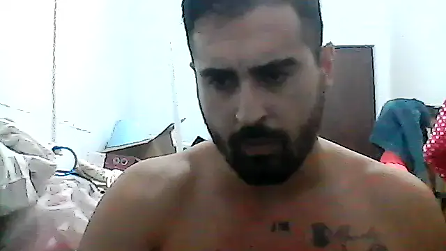 Antonio123499's Webcam Show