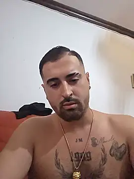 Show modela Antonio123499 na web-kameri