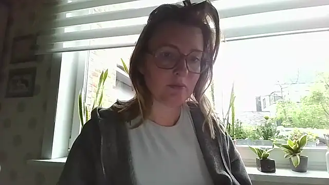 LiquidLeonie Pertunjukan Webcam