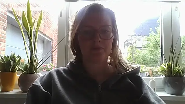 LiquidLeonie's Webcam Show