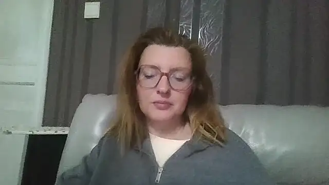 LiquidLeonie: δωμάτιο απευθείας συνομιλίας