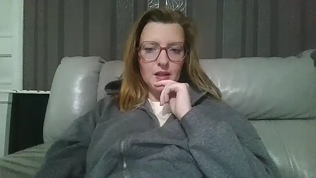 LiquidLeonie Live chatroom