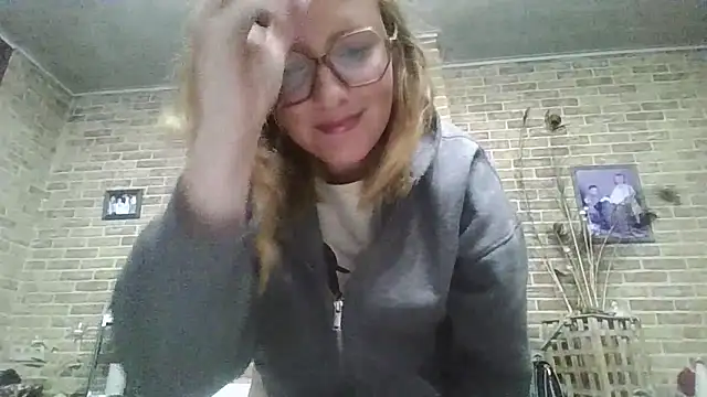 Živá chatovací místnost LiquidLeonie