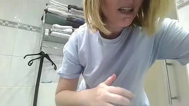 XXX chat uživo modela LiquidLeonie