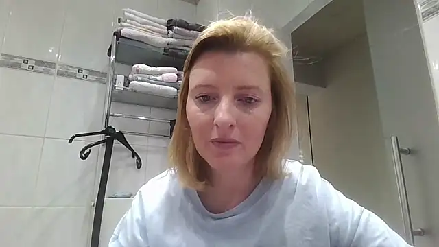 LiquidLeonien Live XXX chat