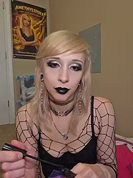 AmethystFoxx: διαδικτυακό σόου στην κάμερα