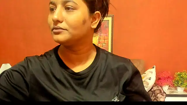 Show modela Jasmine_Jaey1 na web-kameri