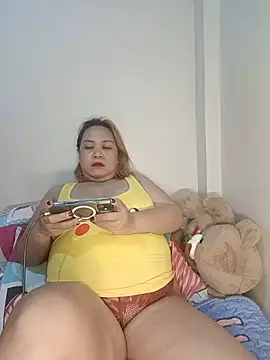 Sweet_asian_kylie's Live XXX Chat