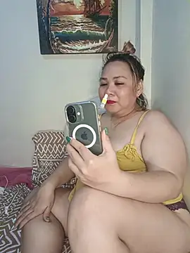 Sweet_asian_kylie's Live XXX Chat