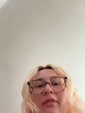 Czat XXX na żywo – switchykitty