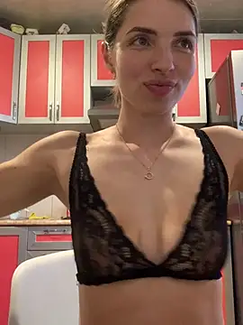 SeducingYoghourt Adlı Modelin Canlı XXX Sohbeti