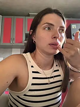 SeducingYoghourt Adlı Modelin Canlı XXX Sohbeti