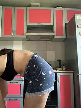 SeducingYoghourt Adlı Modelin Canlı XXX Sohbeti