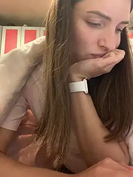 SeducingYoghourt XXX чат на живо