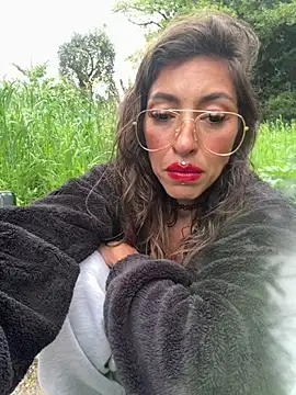 Lalla_Amani: διαδικτυακό σόου στην κάμερα