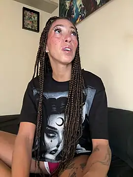 Show modela Lalla-Amani na web-kameri