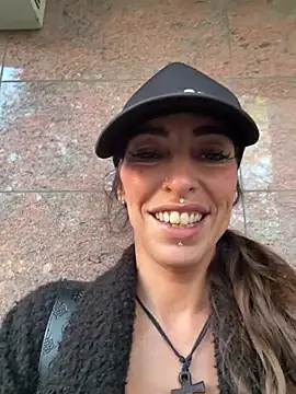 Lalla-Amani Webcam show