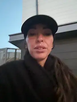 Lalla-Amani Webcam-Show