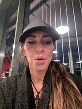 Lalla-Amani Adlı Modelin Web Kamerası Şovu