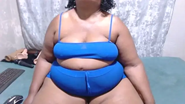 MatureBootyBabe4Uxx Show in webcam