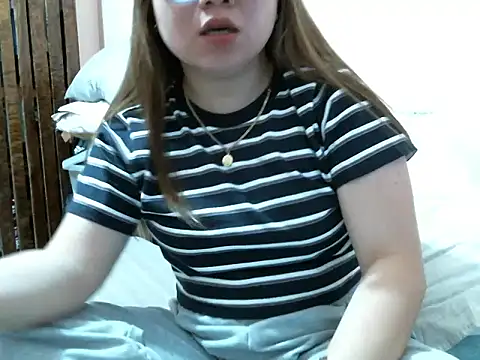 Chat soba uživo modela im_your_secret