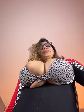 ValeryNova Pertunjukan Webcam