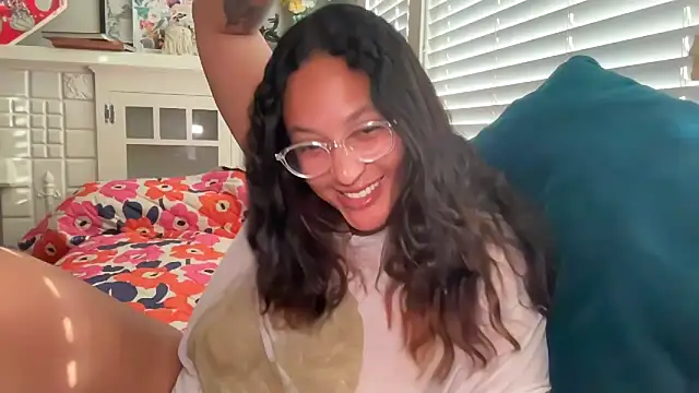 dreamyriri Show in webcam