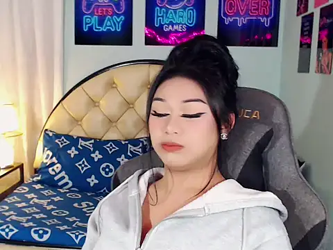 SexxyTsLoverr's Webcam Show