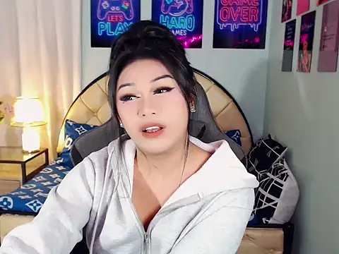 הופעת וובקאם של SexxyTsLoverr